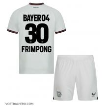 Bayer Leverkusen Jeremie Frimpong #30 Uit tenue Kids 2023-24 Korte Mouwen (+ broek)