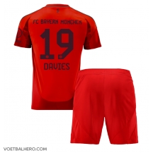 Bayern Munich Alphonso Davies #19 Thuis tenue Kids 2024-25 Korte Mouwen (+ broek)