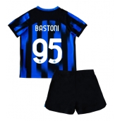 Inter Milan Alessandro Bastoni #95 Thuis tenue Kids 2023-24 Korte Mouwen (+ broek)