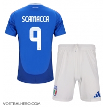 Italië Gianluca Scamacca #9 Thuis tenue Kids EK 2024 Korte Mouwen (+ broek)