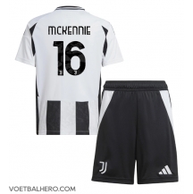 Juventus Weston McKennie #16 Thuis tenue Kids 2024-25 Korte Mouwen (+ broek)