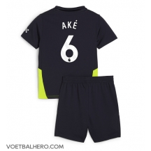 Manchester City Nathan Ake #6 Uit tenue Kids 2024-25 Korte Mouwen (+ broek)